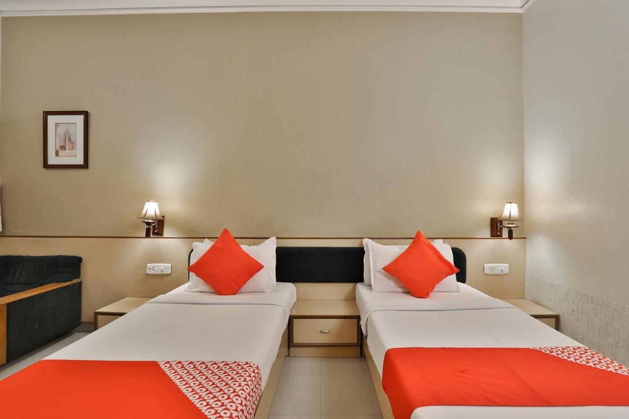 แคปิตัล โอ 1338 โฮเต็ล ฮาร์โมนี Hotel ราชโกฎิ ภายนอก รูปภาพ