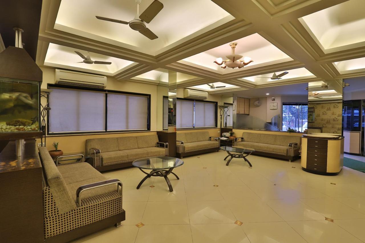 แคปิตัล โอ 1338 โฮเต็ล ฮาร์โมนี Hotel ราชโกฎิ ภายนอก รูปภาพ
