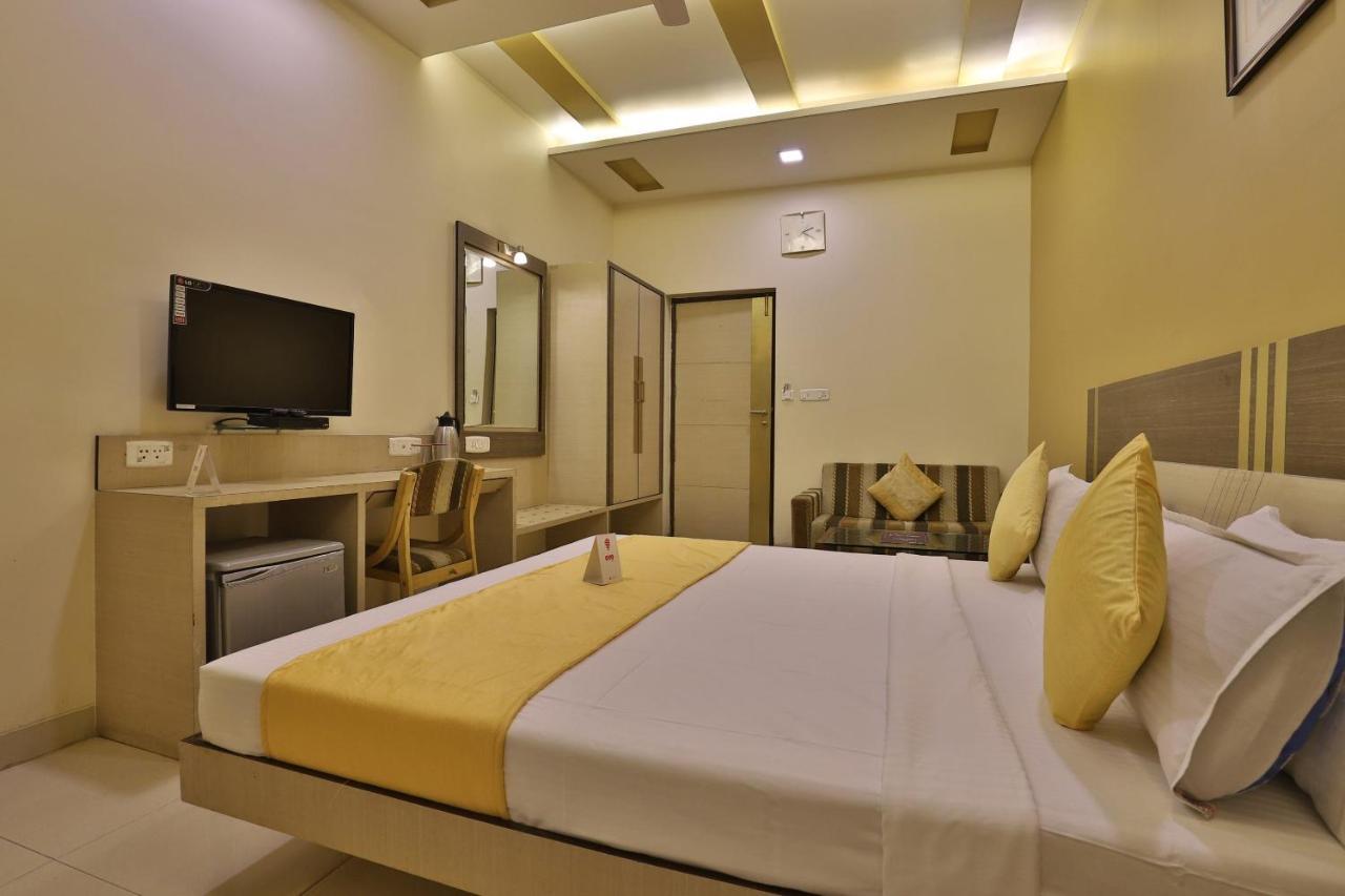 แคปิตัล โอ 1338 โฮเต็ล ฮาร์โมนี Hotel ราชโกฎิ ภายนอก รูปภาพ