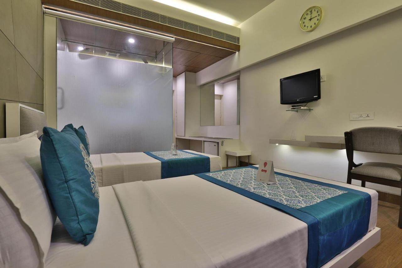 แคปิตัล โอ 1338 โฮเต็ล ฮาร์โมนี Hotel ราชโกฎิ ภายนอก รูปภาพ