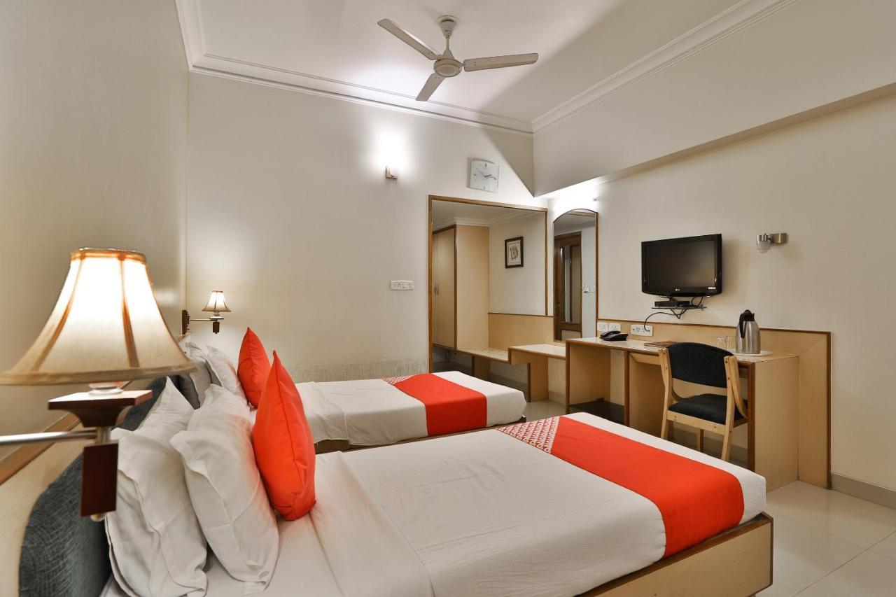 แคปิตัล โอ 1338 โฮเต็ล ฮาร์โมนี Hotel ราชโกฎิ ภายนอก รูปภาพ