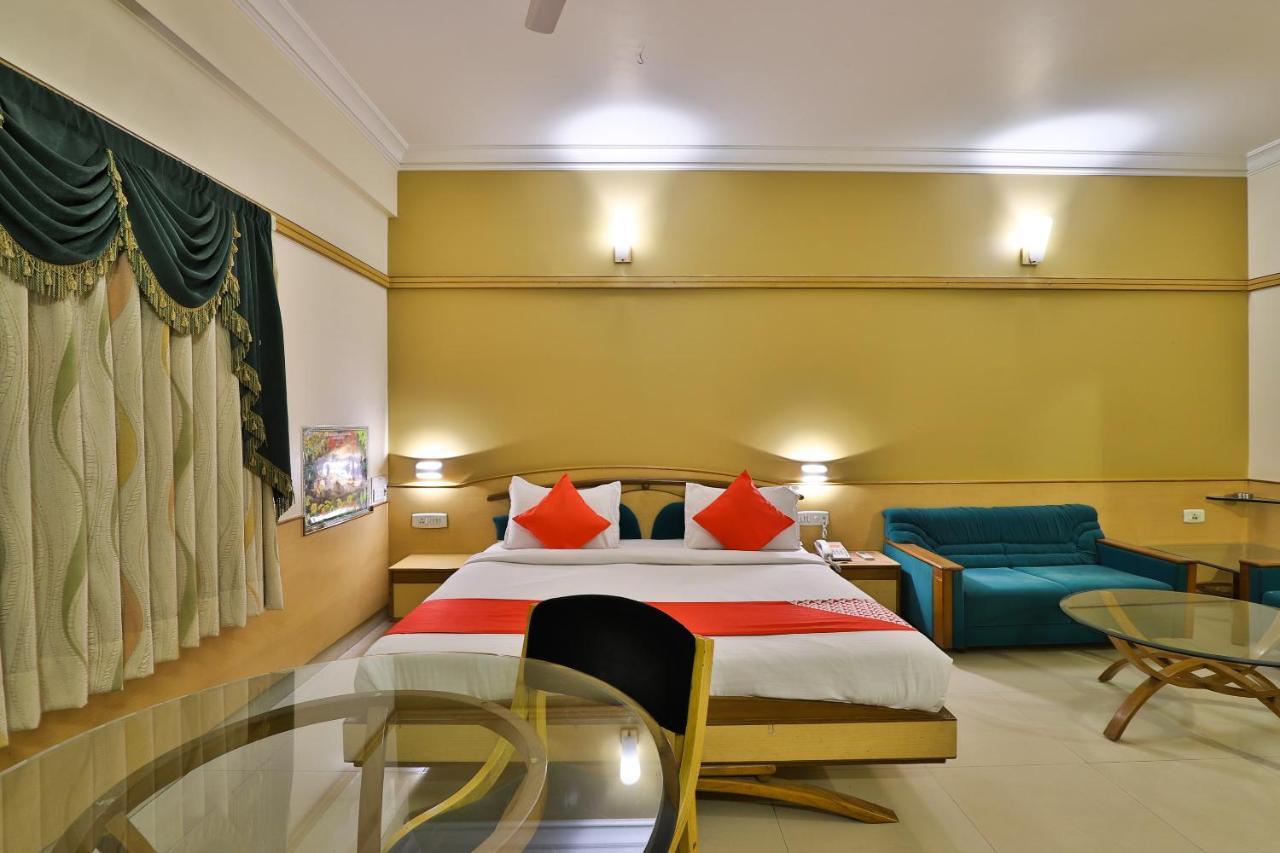 แคปิตัล โอ 1338 โฮเต็ล ฮาร์โมนี Hotel ราชโกฎิ ภายนอก รูปภาพ